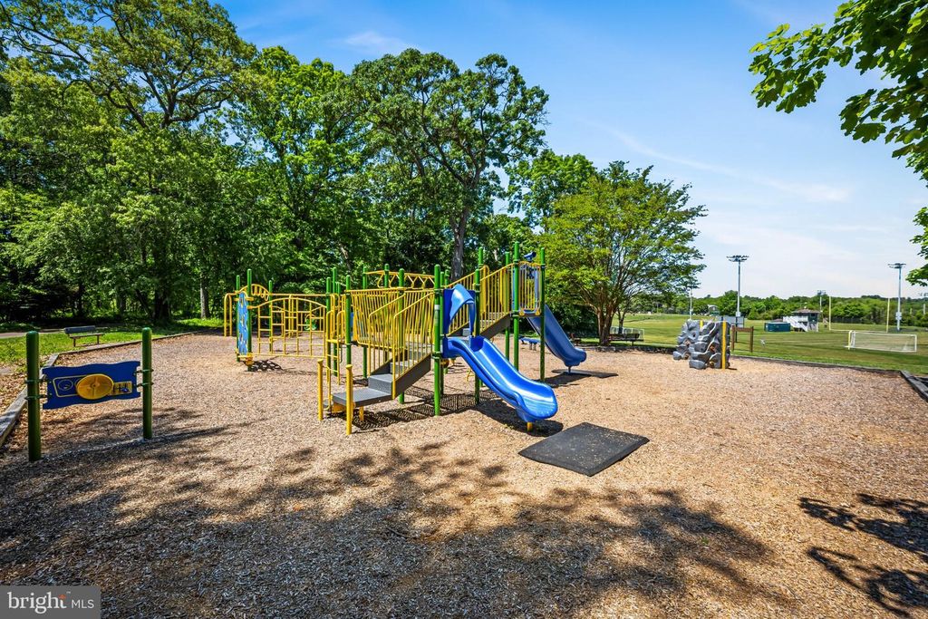 Image 56 of property listing at 467 YORKSHIRE DR, Severna Park, MD 21146