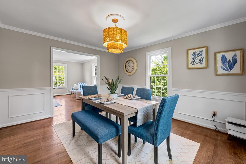 Image 6 of property listing at 467 YORKSHIRE DR, Severna Park, MD 21146
