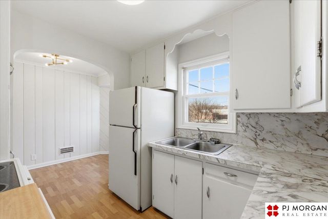 4912 William Street, Omaha, NE 68106