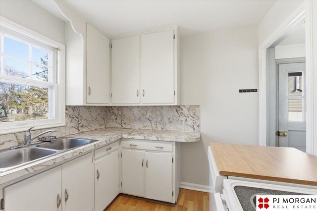 4912 William Street, Omaha, NE 68106