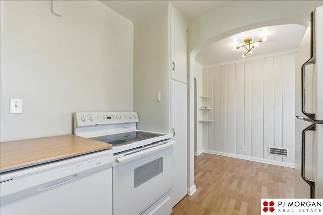 4912 William Street, Omaha, NE 68106