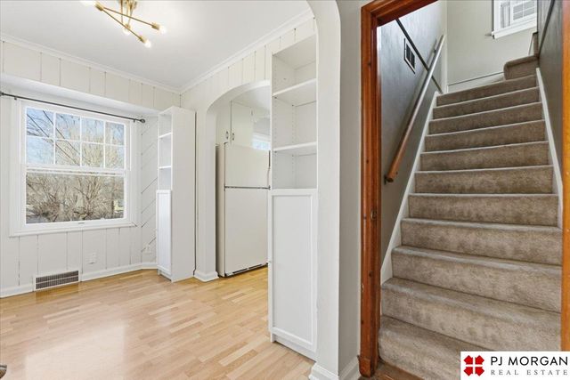 4912 William Street, Omaha, NE 68106