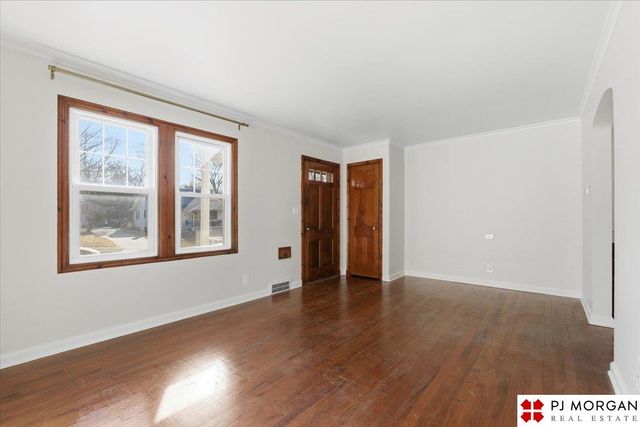 4912 William Street, Omaha, NE 68106