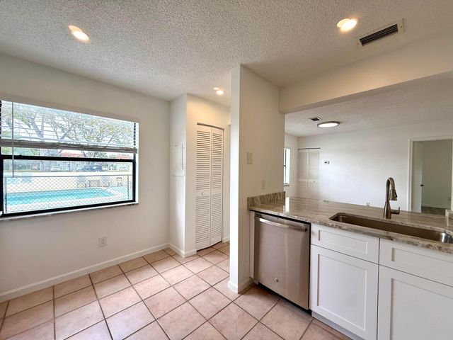 11319 Royal Palm Boulevard B-2, Coral Springs, FL 33065