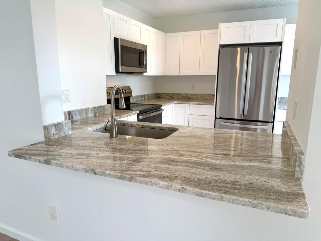 11319 Royal Palm Boulevard B-2, Coral Springs, FL 33065