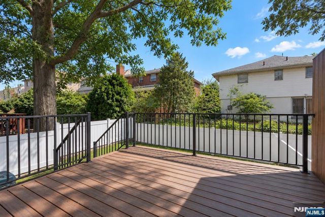 152 Morningside Lane A, Palisades Park, NJ 07650