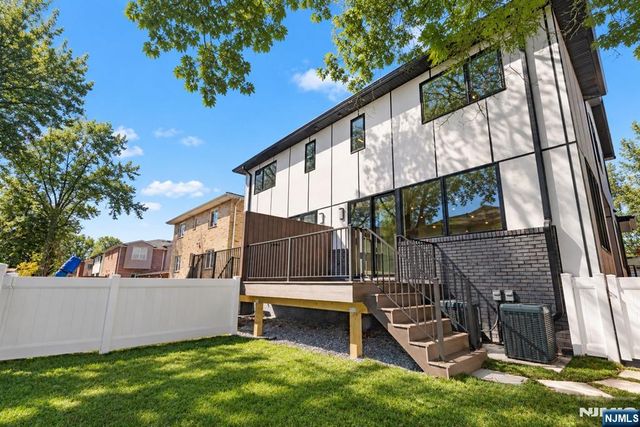 152 Morningside Lane A, Palisades Park, NJ 07650