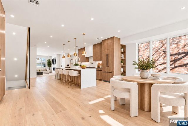 152 Morningside Lane A, Palisades Park, NJ 07650