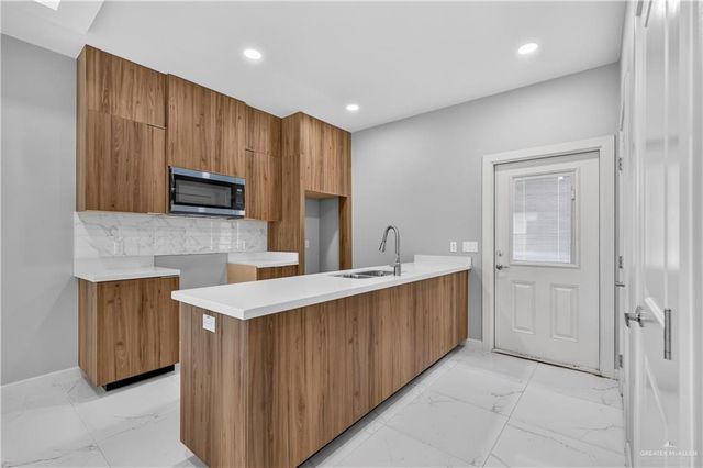 719 Coves Lane 4, Weslaco, TX 78599