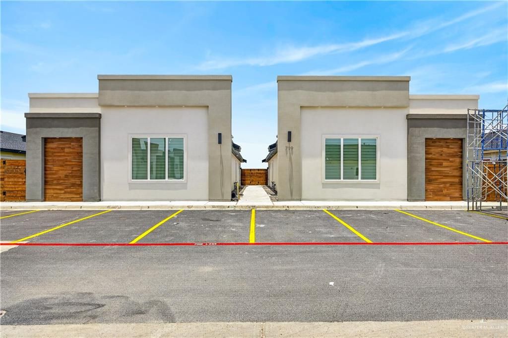 719 Coves Lane 4, Weslaco, TX 78599