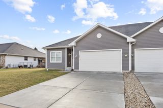 207 Julie Lane, Hampshire, IL 60140