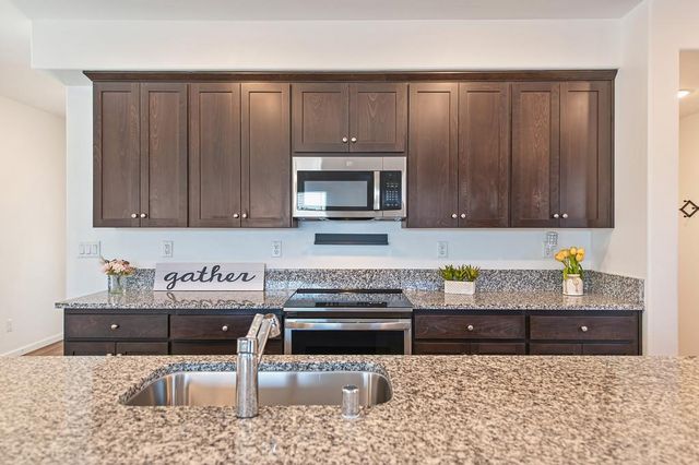 12135 Alamosa Dr, Rancho Cordova, CA 95742