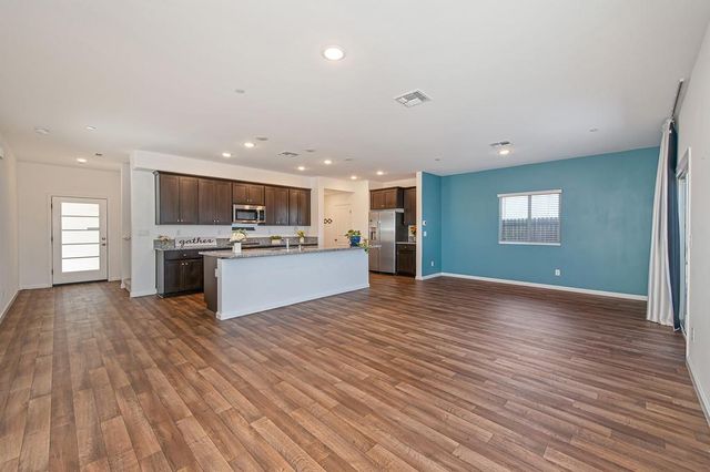 12135 Alamosa Dr, Rancho Cordova, CA 95742