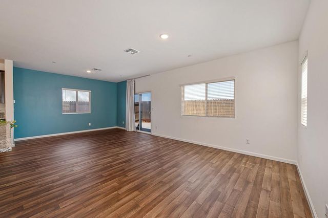 12135 Alamosa Dr, Rancho Cordova, CA 95742