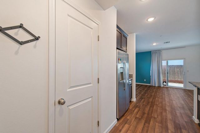 12135 Alamosa Dr, Rancho Cordova, CA 95742