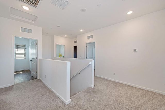 12135 Alamosa Dr, Rancho Cordova, CA 95742