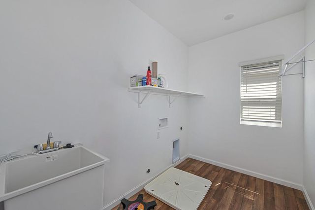 12135 Alamosa Dr, Rancho Cordova, CA 95742