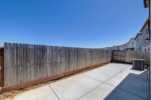 12135 Alamosa Dr, Rancho Cordova, CA 95742