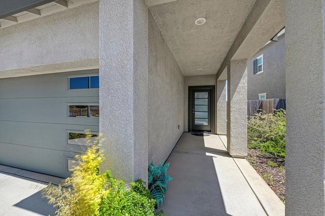 12135 Alamosa Dr, Rancho Cordova, CA 95742