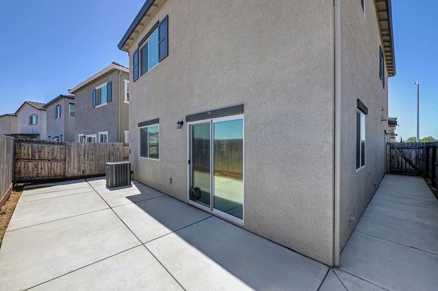 12135 Alamosa Dr, Rancho Cordova, CA 95742