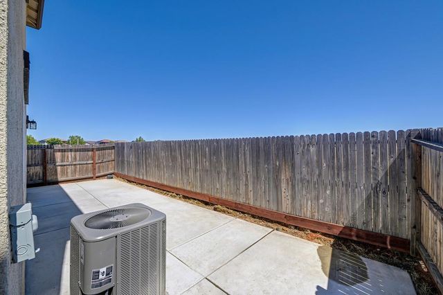 12135 Alamosa Dr, Rancho Cordova, CA 95742