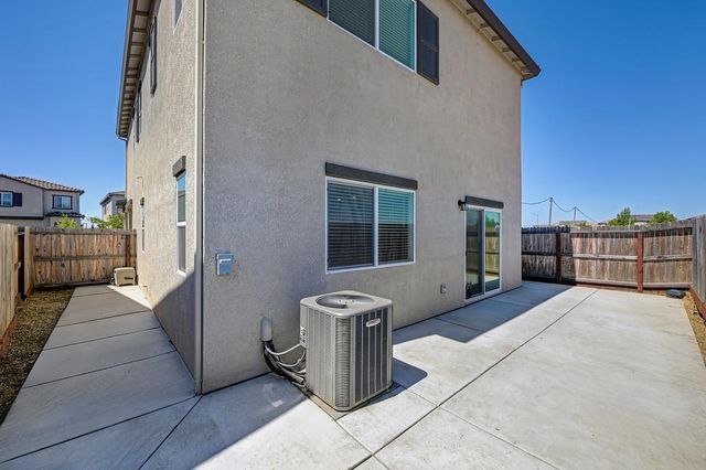 12135 Alamosa Dr, Rancho Cordova, CA 95742