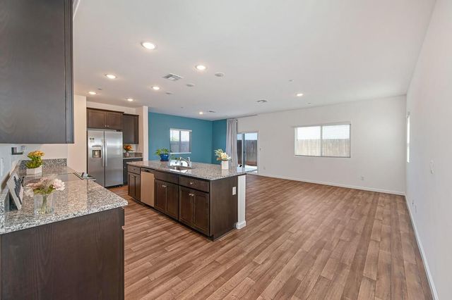 12135 Alamosa Dr, Rancho Cordova, CA 95742