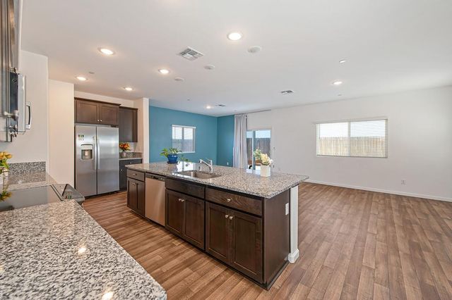 12135 Alamosa Dr, Rancho Cordova, CA 95742
