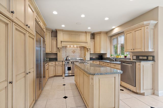 22602 Granite Drive, Frankfort, IL 60423