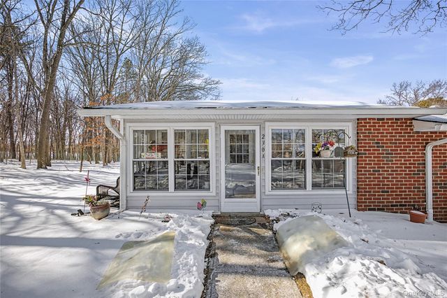 230 Blackpool Court A, Ridge, NY 11961