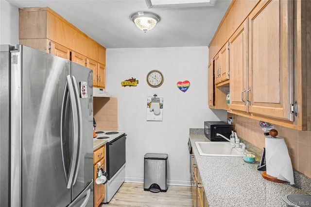 230 Blackpool Court A, Ridge, NY 11961