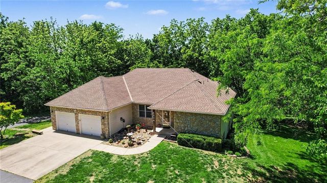 6234 Ogg Road, Shawnee, KS 66218