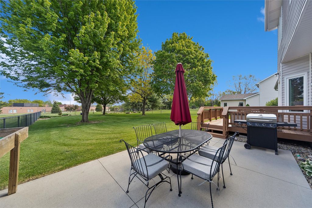 835 SE Westwoods Drive, Waukee, IA 50263