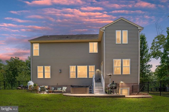 215 ROCK RAYMOND DR, Stafford, VA 22554