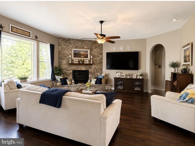 215 ROCK RAYMOND DR, Stafford, VA 22554