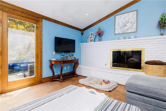 8 Winterberry Drive, Coventry, RI 02816