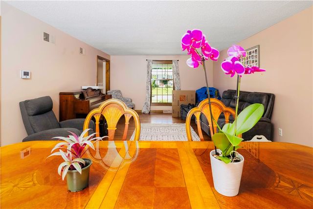 8 Winterberry Drive, Coventry, RI 02816