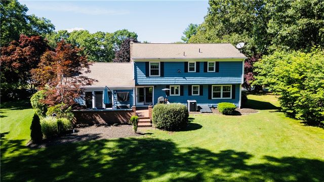 8 Winterberry Drive, Coventry, RI 02816