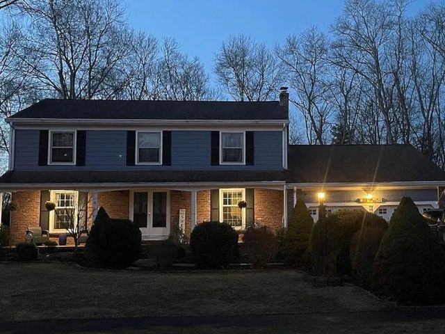 8 Winterberry Drive, Coventry, RI 02816