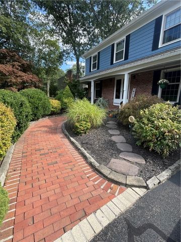 8 Winterberry Drive, Coventry, RI 02816