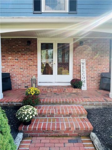 8 Winterberry Drive, Coventry, RI 02816