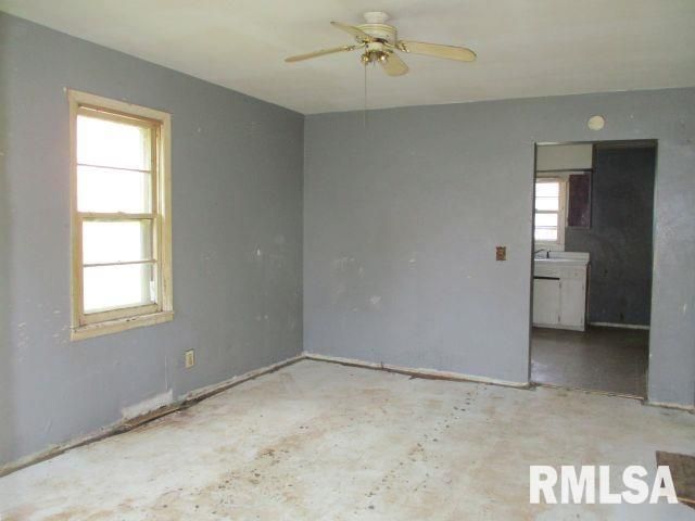 1409 S 9th Street, Pekin, IL 61554