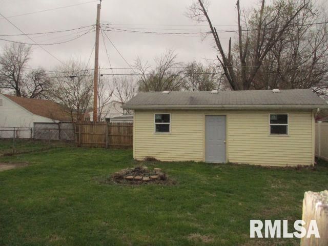 1409 S 9th Street, Pekin, IL 61554
