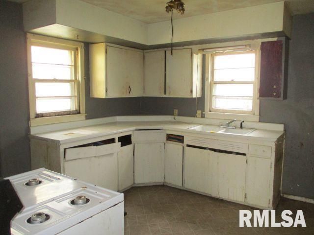 1409 S 9th Street, Pekin, IL 61554