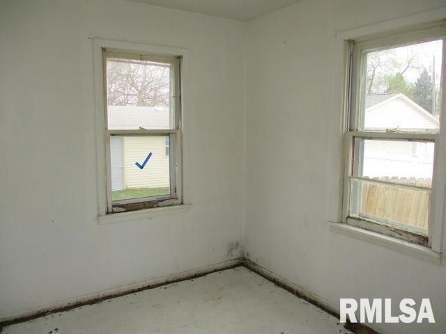 1409 S 9th Street, Pekin, IL 61554