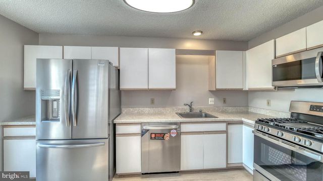 27 GREENS WAY, Blackwood, NJ 08012