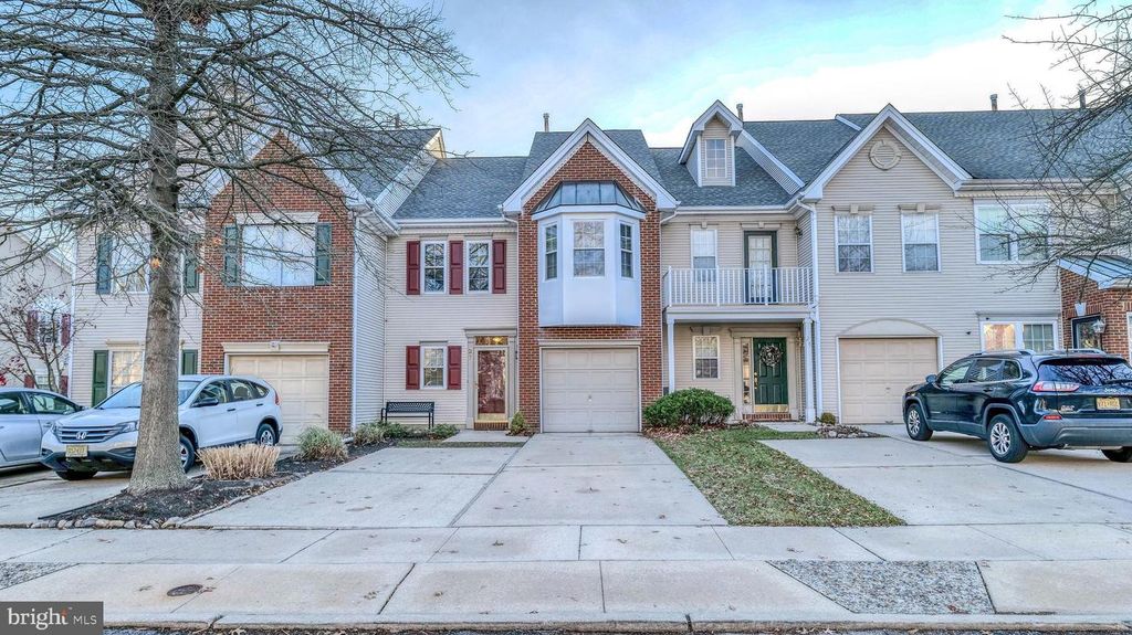 27 GREENS WAY, Blackwood, NJ 08012