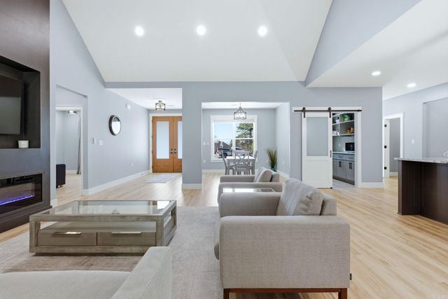 154 Majestic Circle, Maumelle, AR 72113