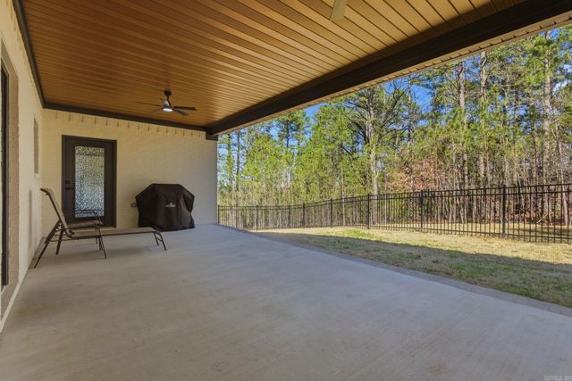 154 Majestic Circle, Maumelle, AR 72113