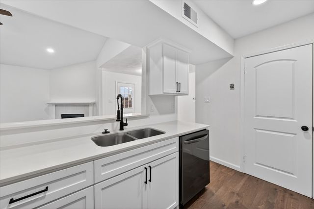 428 Dollins Street, Cedar Hill, TX 75104